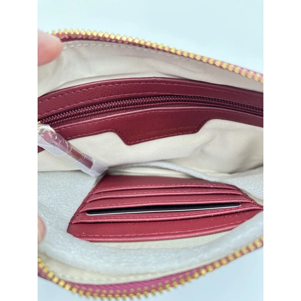 NWT Pink Wristlet Wallet‎ Clutch Vegan Leather Zip Pouch Card Holder Bag